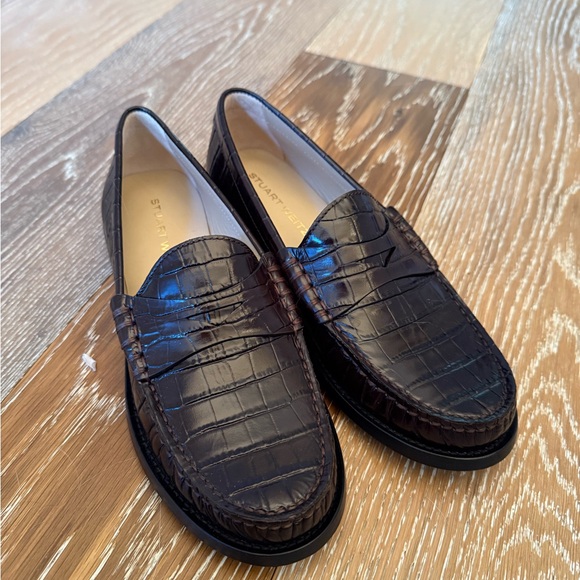 Stuart Weitzman
Women's Lottie Embossed Loafers NWT - Picture 13 of 16